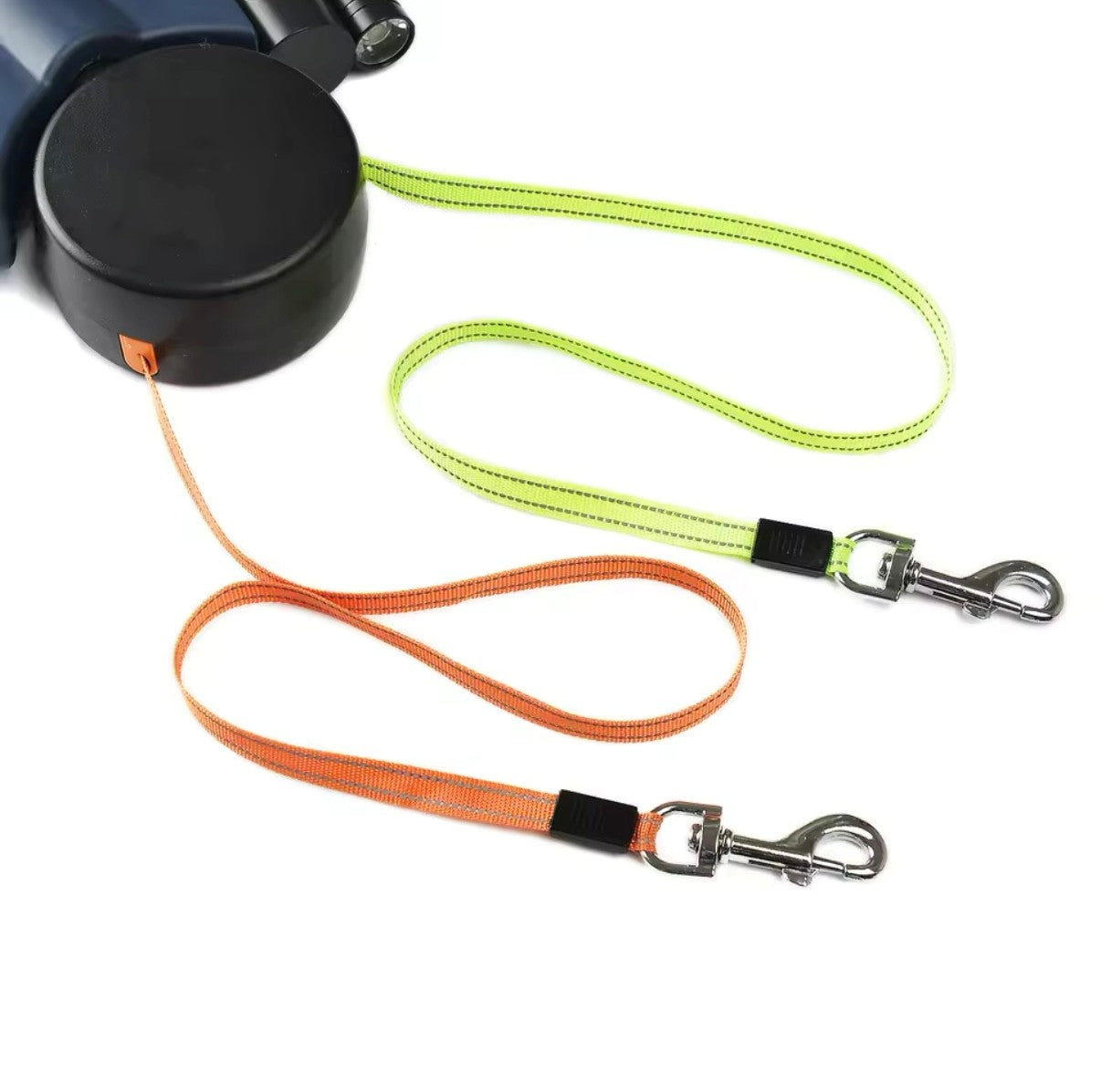 Dual anti-tangle pet lead with LED light